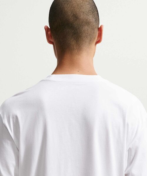 NIKE（ナイキ）の「ナイキ スポーツウェア Tシャツ / Nike Sportswear T-Shirt IH1372-100 White（Tシャツ/カットソー・メンズ・ホワイト・XL/S/M/L/2XL）」の2枚目の写真