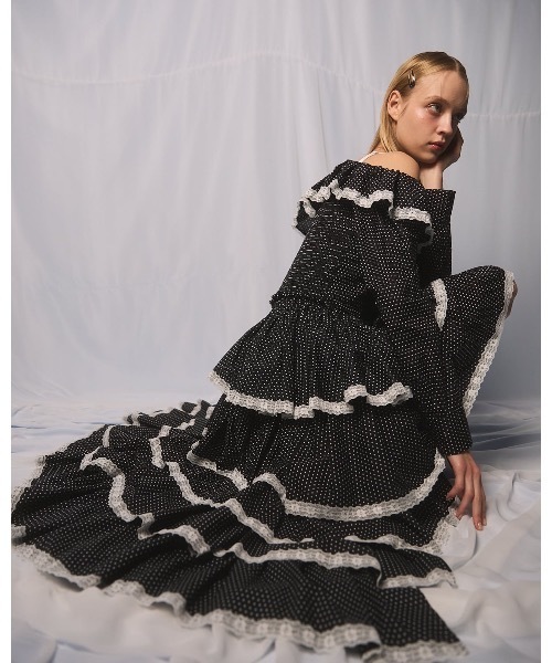 lilLilly(リルリリー)の「ローズオフショルブラウス(シャツ/ブラウス・レディース・ホワイト/ドット・FREE)」の4枚目の写真