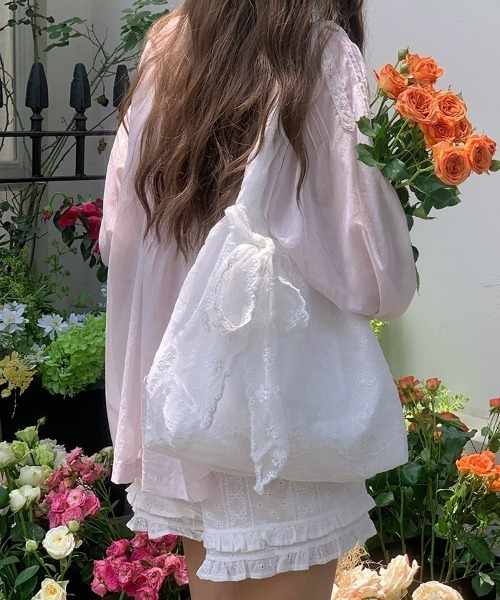 mebole(メボレ)の「Pure Lace Tote Bag(トートバッグ・レディース・ホワイト・FREE)」の6枚目の写真