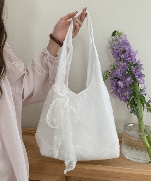 mebole(メボレ)の「Pure Lace Tote Bag(トートバッグ・レディース・ホワイト・FREE)」の4枚目の写真