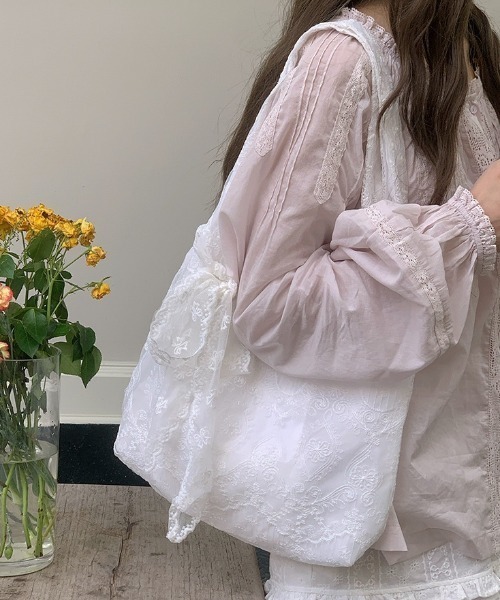 mebole(メボレ)の「Pure Lace Tote Bag(トートバッグ・レディース・ホワイト・FREE)」の2枚目の写真