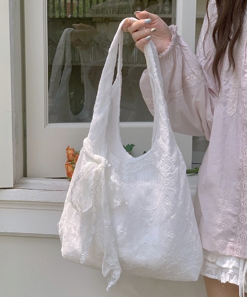 mebole(メボレ)の「Pure Lace Tote Bag(トートバッグ・レディース・ホワイト・FREE)」の3枚目の写真
