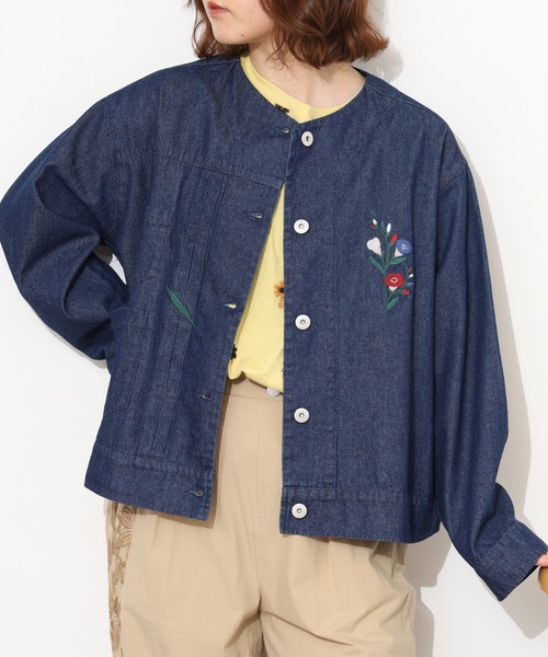 Emago(イマゴ)の「EMAGO お花刺繍Gジャン(その他アウター・レディース・アイボリー/インディゴブルー・FREE)」の5枚目の写真