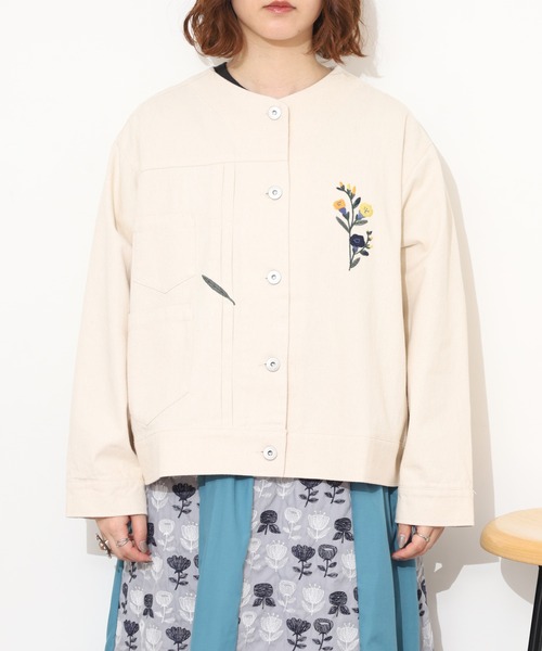 Emago(イマゴ)の「EMAGO お花刺繍Gジャン(その他アウター・レディース・アイボリー/インディゴブルー・FREE)」の17枚目の写真