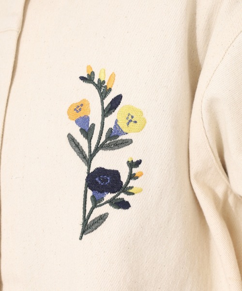 Emago(イマゴ)の「EMAGO お花刺繍Gジャン(その他アウター・レディース・アイボリー/インディゴブルー・FREE)」の22枚目の写真