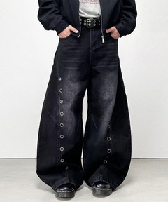 STUDDED WIDE SHORTS（デニムパンツ）｜AFB（エーエフビー）の