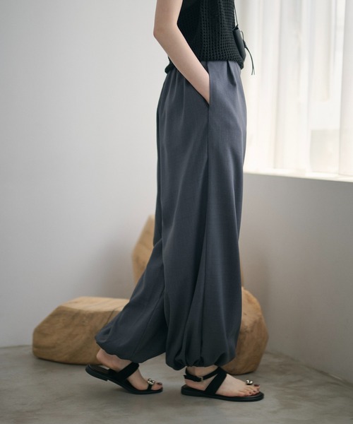 LAULEN(ローレン)の「front tuck balloon wide pants /フロントタックバルーンワイドパンツ(その他パンツ・レディース・ブラック/グレー/ホワイト/ブラウン・S/M)」の8枚目の写真