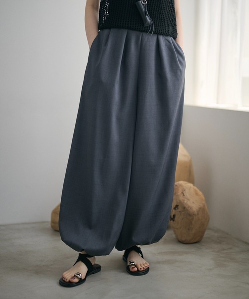 LAULEN(ローレン)の「front tuck balloon wide pants /フロントタックバルーンワイドパンツ(その他パンツ・レディース・ブラック/グレー/ホワイト/ブラウン・S/M)」の9枚目の写真