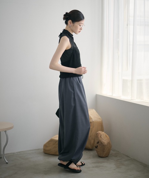 LAULEN(ローレン)の「front tuck balloon wide pants /フロントタックバルーンワイドパンツ(その他パンツ・レディース・ブラック/グレー/ホワイト/ブラウン・S/M)」の14枚目の写真