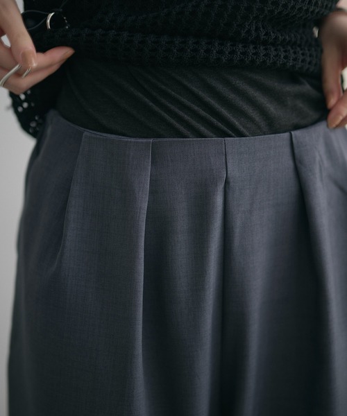 LAULEN(ローレン)の「front tuck balloon wide pants /フロントタックバルーンワイドパンツ(その他パンツ・レディース・ブラック/グレー/ホワイト/ブラウン・S/M)」の16枚目の写真