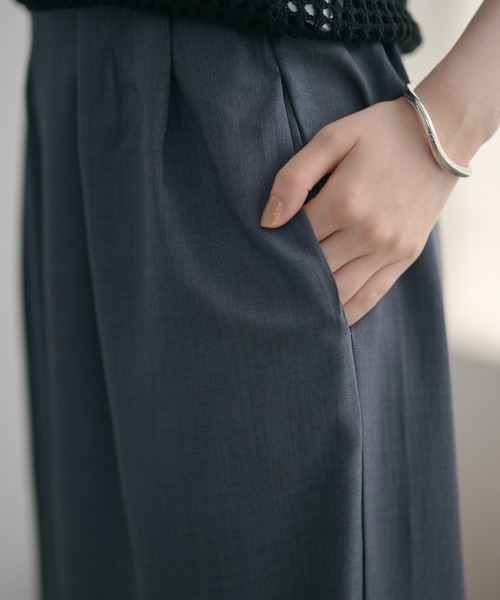 LAULEN(ローレン)の「front tuck balloon wide pants /フロントタックバルーンワイドパンツ(その他パンツ・レディース・ブラック/グレー/ホワイト/ブラウン・S/M)」の17枚目の写真