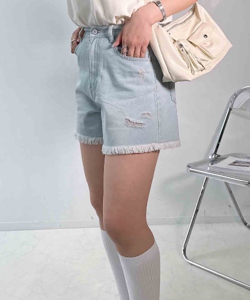AS KNOW AS plus(アズノゥアズプラス)の「〇フリンジ加工デニムショートパンツ(デニムパンツ・レディース・ブラック系/ブルー系/サックスブルー系・FREE)」の18枚目の写真
