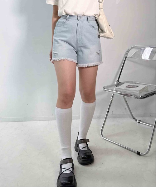 AS KNOW AS plus(アズノゥアズプラス)の「〇フリンジ加工デニムショートパンツ(デニムパンツ・レディース・ブラック系/ブルー系/サックスブルー系・FREE)」の21枚目の写真