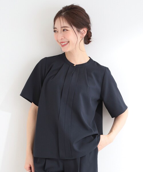 SHOO・LA・RUE(シューラルー)の「【吸水速乾/セットアップ可】洗濯後しわになりにくい タックブラウス(シャツ/ブラウス・レディース・ネイビー/グレー/ナチュラル・01/02/03/04)」の4枚目の写真