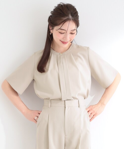 SHOO・LA・RUE(シューラルー)の「【吸水速乾/セットアップ可】洗濯後しわになりにくい タックブラウス(シャツ/ブラウス・レディース・ネイビー/グレー/ナチュラル・01/02/03/04)」の15枚目の写真