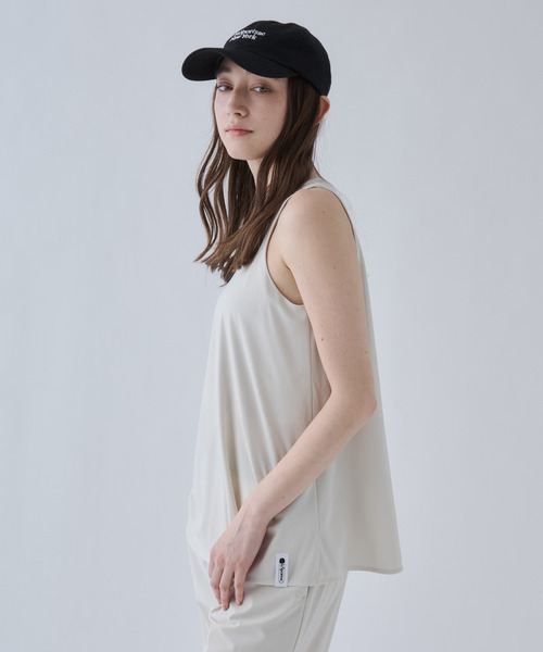 LeSportsac(レスポートサック)の「【 紫外線対策 / UVカット / 接触冷感 】 サイドスリットタンクトップ(Tシャツ/カットソー・レディース・ブラック/ホワイト/ブルー・SMALL/MEDIUM)」の7枚目の写真