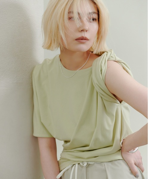 MIESROHE(ミースロエ)の「【洗える・持続冷感】【ICEDFABRIC+R】ツイストプルオーバー(Tシャツ/カットソー・レディース・ダークグレー/ライム/ホワイト・F)」の3枚目の写真
