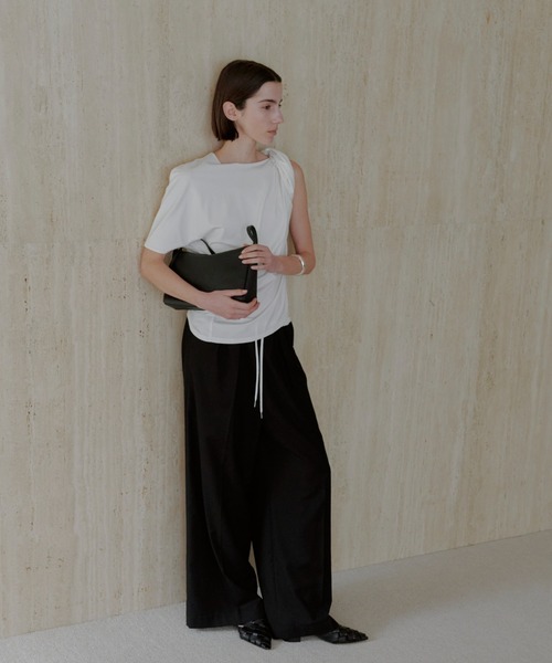MIESROHE(ミースロエ)の「【洗える・持続冷感】【ICEDFABRIC+R】ツイストプルオーバー(Tシャツ/カットソー・レディース・ダークグレー/ライム/ホワイト・F)」の4枚目の写真