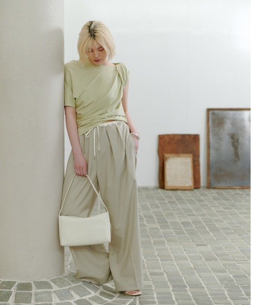 MIESROHE(ミースロエ)の「【洗える・持続冷感】【ICEDFABRIC+R】ツイストプルオーバー(Tシャツ/カットソー・レディース・ダークグレー/ライム/ホワイト・F)」の15枚目の写真
