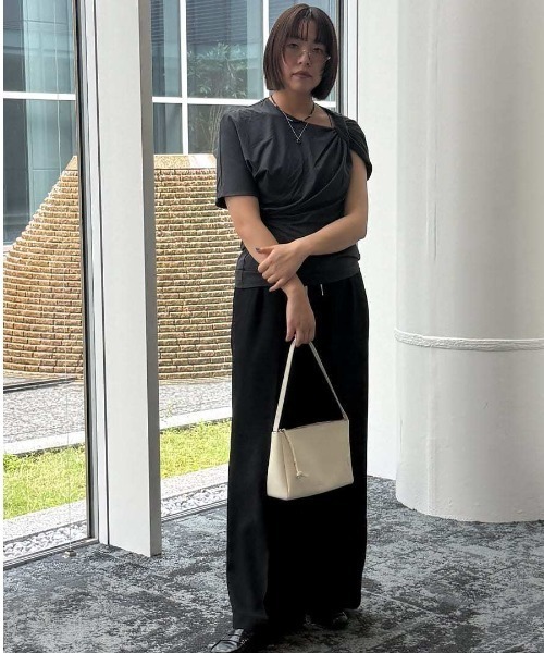 MIESROHE(ミースロエ)の「【洗える・持続冷感】【ICEDFABRIC+R】ツイストプルオーバー(Tシャツ/カットソー・レディース・ダークグレー/ライム/ホワイト・F)」の18枚目の写真