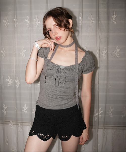 IMARI(イマリ)の「【 IMARI / イマリ 】 レース チョーカー付き フリル 半袖 トップス(Tシャツ/カットソー・レディース・グレー/ホワイト/ブルー・FREE)」の6枚目の写真