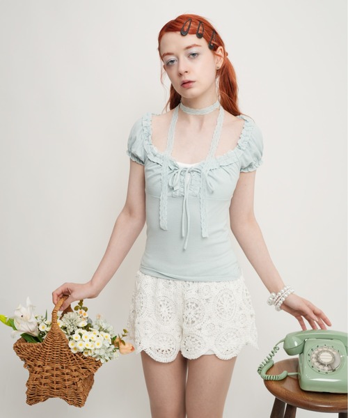 IMARI(イマリ)の「【 IMARI / イマリ 】 レース チョーカー付き フリル 半袖 トップス(Tシャツ/カットソー・レディース・グレー/ホワイト/ブルー・FREE)」の8枚目の写真