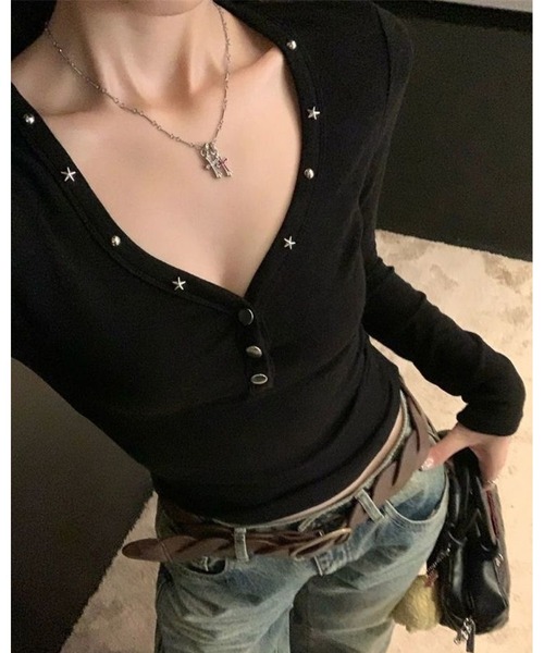 inst.ALL(インストール)の「スタースタッズワイドヘンリー風トップス(Tシャツ/カットソー・レディース・ブラック・M)」の2枚目の写真