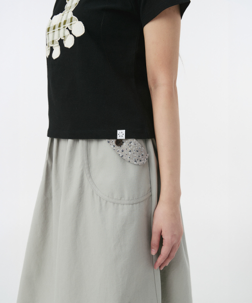 OHESHIO（オヘシオ）の「FLORAL POCKET BANDING MIDI SKIRT, KHAKI GRAY（スカート・レディース・その他・FREE）」の5枚目の写真