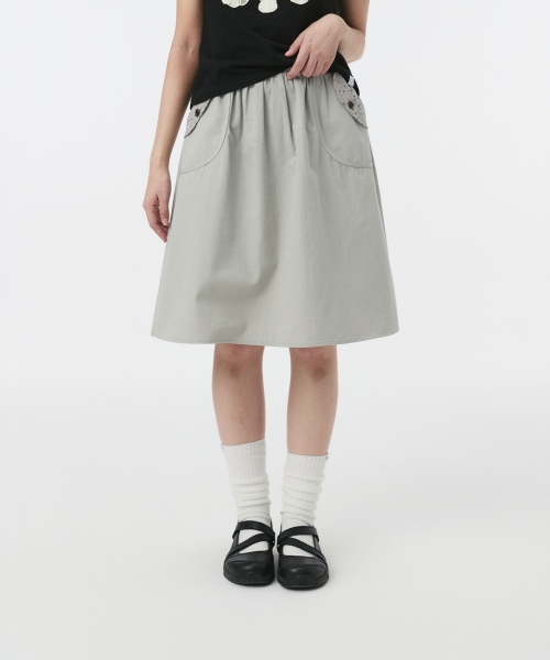 OHESHIO（オヘシオ）の「FLORAL POCKET BANDING MIDI SKIRT, KHAKI GRAY（スカート・レディース・その他・FREE）」の6枚目の写真