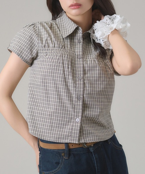 apres jour mignon(アプレジュールミニョン)の「シャーリングシャツ(シャツ/ブラウス・レディース・ブルー/ブラウン系その他/アイボリー/ピンク・LARGE/フリー)」の1枚目の写真