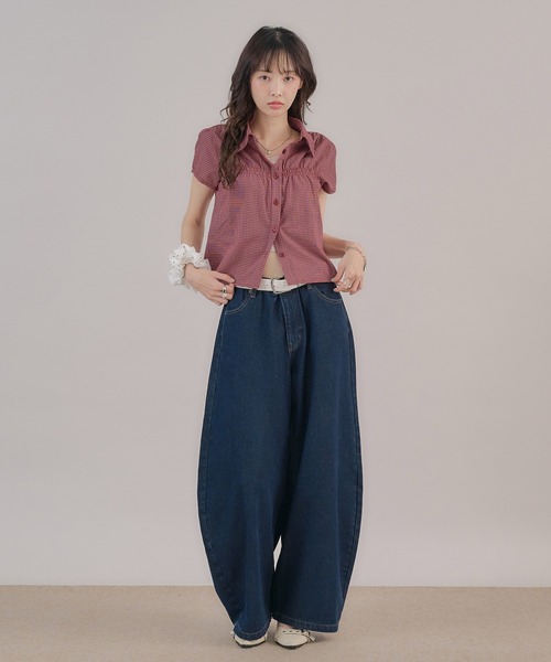 apres jour mignon(アプレジュールミニョン)の「シャーリングシャツ(シャツ/ブラウス・レディース・ブルー/ブラウン系その他/アイボリー/ピンク/レッド・LARGE/フリー)」の16枚目の写真