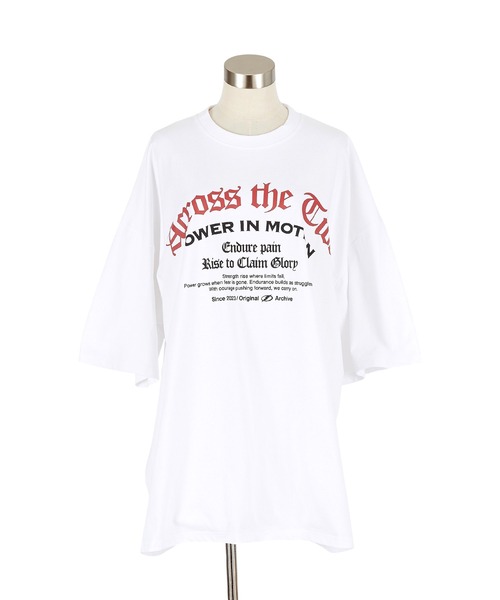 a.p.o.v.(エーピーオービー)の「a.p.o.v. ゴシックロゴプリントスーパーオーバーサイズコットンTシャツ(Tシャツ/カットソー・メンズ・ホワイト/ブラック・ONESIZE)」の12枚目の写真