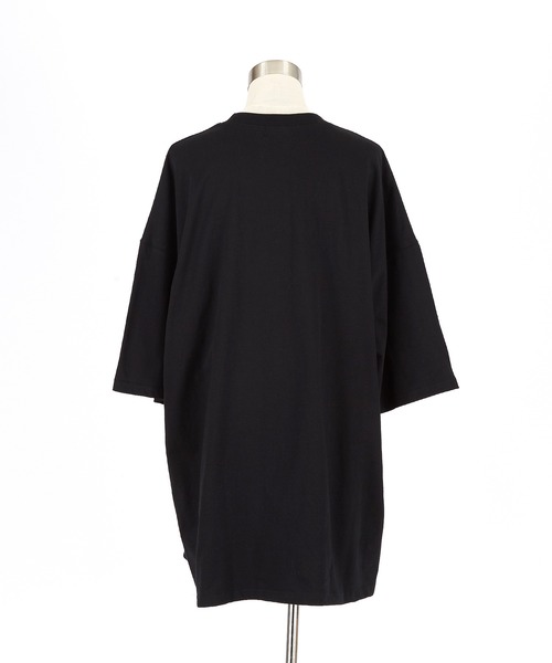 a.p.o.v.(エーピーオービー)の「a.p.o.v. ゴシックロゴプリントスーパーオーバーサイズコットンTシャツ(Tシャツ/カットソー・メンズ・ホワイト/ブラック・ONESIZE)」の9枚目の写真