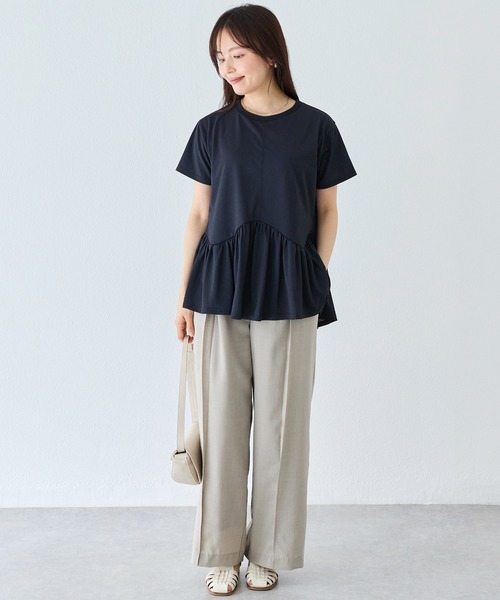 LAVEANGE(ラビアンジェ)の「【好機能シリーズ】汗シミ防止・接触冷感・吸水速乾・UVカット・遮熱・透け防止|エアリードライギャザーペプラムプルオーバー|ひんやり/体型カバー/フレアシルエット/きれいめ(Tシャツ/カットソー・レディース・ライトベージュ/ブラウン/ブラック・3L/LL/M/5L/4L)」の12枚目の写真