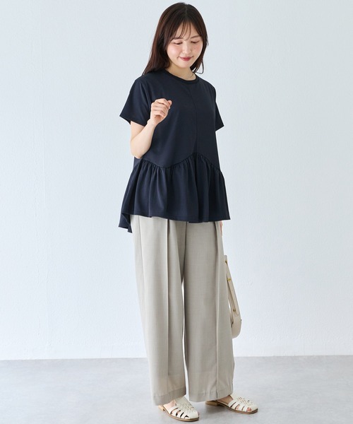 LAVEANGE(ラビアンジェ)の「【好機能シリーズ】汗シミ防止・接触冷感・吸水速乾・UVカット・遮熱・透け防止|エアリードライギャザーペプラムプルオーバー|ひんやり/体型カバー/フレアシルエット/きれいめ(Tシャツ/カットソー・レディース・ライトベージュ/ブラウン/ブラック・3L/LL/M/5L/4L)」の13枚目の写真