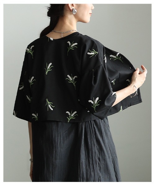 Sawa a la mode(サワアラモード)の「花柄刺繍ノーカラーシャツジャケット(ノーカラージャケット・レディース・ブラック・FREE)」の7枚目の写真