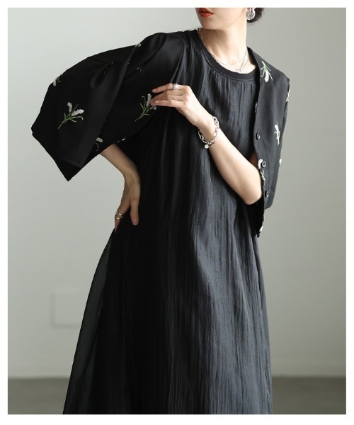 Sawa a la mode(サワアラモード)の「花柄刺繍ノーカラーシャツジャケット(ノーカラージャケット・レディース・ブラック・FREE)」の14枚目の写真