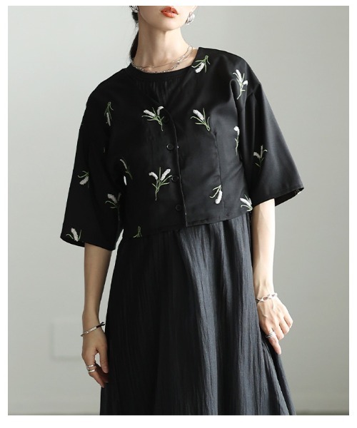 Sawa a la mode(サワアラモード)の「花柄刺繍ノーカラーシャツジャケット(ノーカラージャケット・レディース・ブラック・FREE)」の22枚目の写真