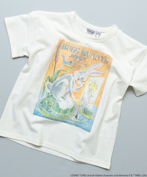 Looney Tunes(ルーニーテューンズ)の「【別注】LOONEY TUNES プリント半袖Tシャツ(Tシャツ/カットソー・キッズ・レッド/オフホワイト/チャコール・80/140/95/90/130/120/110/100)」の1枚目の写真