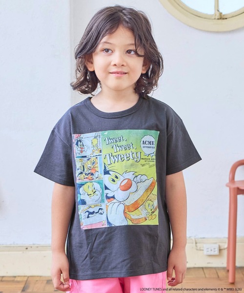 Looney Tunes(ルーニーテューンズ)の「【別注】LOONEY TUNES プリント半袖Tシャツ(Tシャツ/カットソー・キッズ・レッド/オフホワイト/チャコール・80/140/95/90/130/120/110/100)」の2枚目の写真