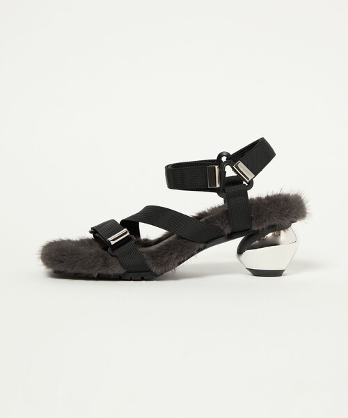 SY UNITED ARROWS(シーユナイテッドアローズ)の「<SY>メタルヒール フェイクファー サンダル50↑(サンダル・レディース・ブラック/ブラウン/ダークグレー・22cm/22.5cm/23cm/23.5cm/24cm/24.5cm/25cm)」の3枚目の写真