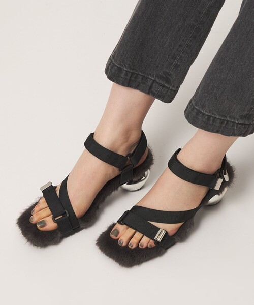 SY UNITED ARROWS(シーユナイテッドアローズ)の「<SY>メタルヒール フェイクファー サンダル50↑(サンダル・レディース・ブラック/ブラウン/ダークグレー・22cm/22.5cm/23cm/23.5cm/24cm/24.5cm/25cm)」の21枚目の写真