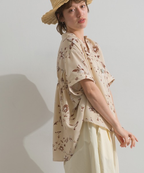 le colis（ルコリ）の「花 プリント シャーリング ポンチョ 5分袖 シャツ（シャツ/ブラウス・レディース・ブルー系その他/レッド系その他/ベージュ系その他/ブラック系その他・FREE）」の14枚目の写真