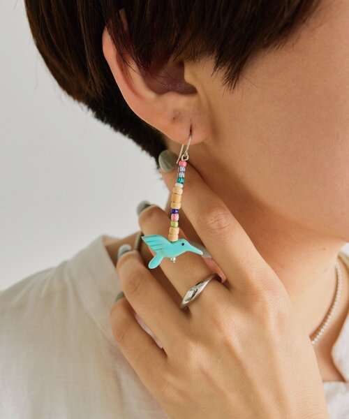 ear PAPILLONNER(イアパピヨネ)の「ターコイズハチドリピアス(ピアス(両耳用)・レディース・ブルー系その他・FREE)」の1枚目の写真