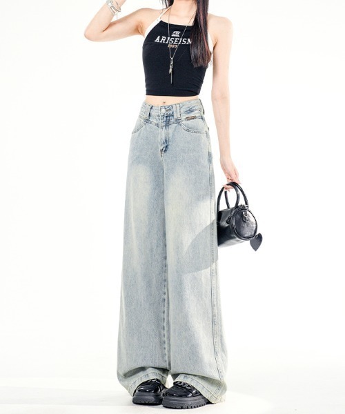 AMAJI(アマジ)の「ワイドデニムパンツ(デニムパンツ・レディース・ライトブルー・SMALL/MEDIUM/LARGE/X-LARGE)」の2枚目の写真