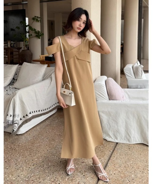 BIRTHDAY BASH(バースデイバッシュ)の「DAISY LONG DRESS LIMITED BEIGE(ワンピース・レディース・ベージュ・MEDIUM/SMALL)」の4枚目の写真