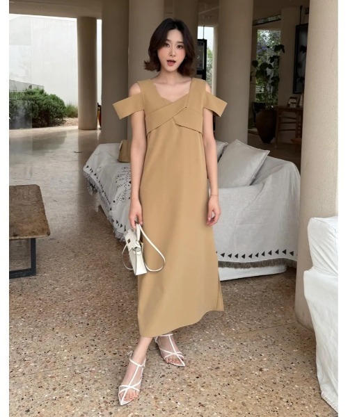 BIRTHDAY BASH(バースデイバッシュ)の「DAISY LONG DRESS LIMITED BEIGE(ワンピース・レディース・ベージュ・MEDIUM/SMALL)」の6枚目の写真