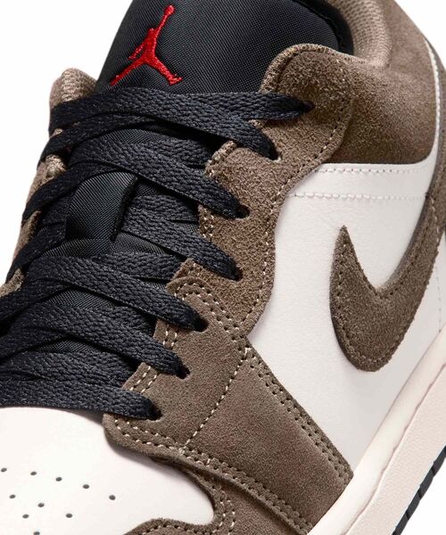 JORDAN BRAND（ジョーダンブランド）の「エア ジョーダン 1 LOW メンズシューズ / Air Jordan 1 Low Men's Shoes 553558-200 Palomino（スニーカー・メンズ・ブラウン系その他2・30/29.5/28.5/26/25.5/25/29/28/27.5/27/26.5）」の9枚目の写真