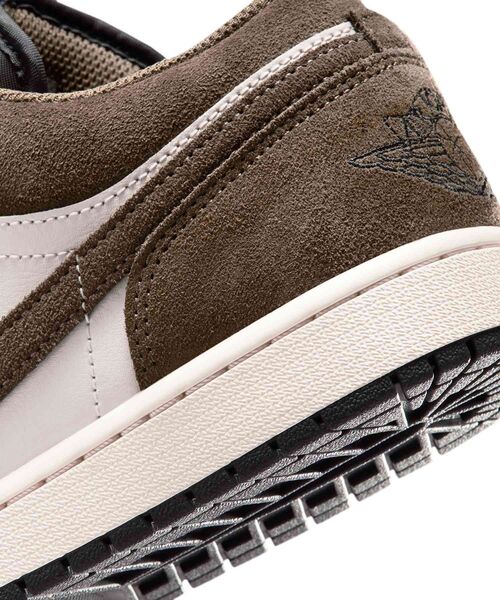 JORDAN BRAND（ジョーダンブランド）の「エア ジョーダン 1 LOW メンズシューズ / Air Jordan 1 Low Men's Shoes 553558-200 Palomino（スニーカー・メンズ・ブラウン系その他2・30/29.5/28.5/26/25.5/25/29/28/27.5/27/26.5）」の10枚目の写真