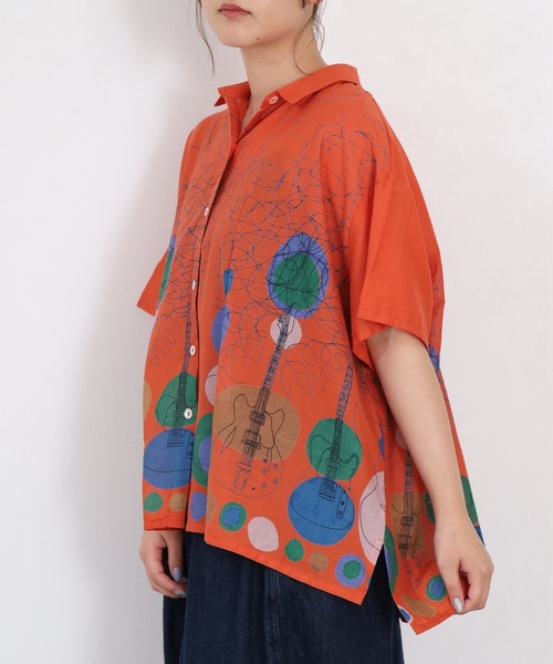 KILKI(キルキー)の「kilki 半袖オーバーサイズブラウス ギター(シャツ/ブラウス・レディース・ブラック系/オレンジ系・FREE)」の17枚目の写真